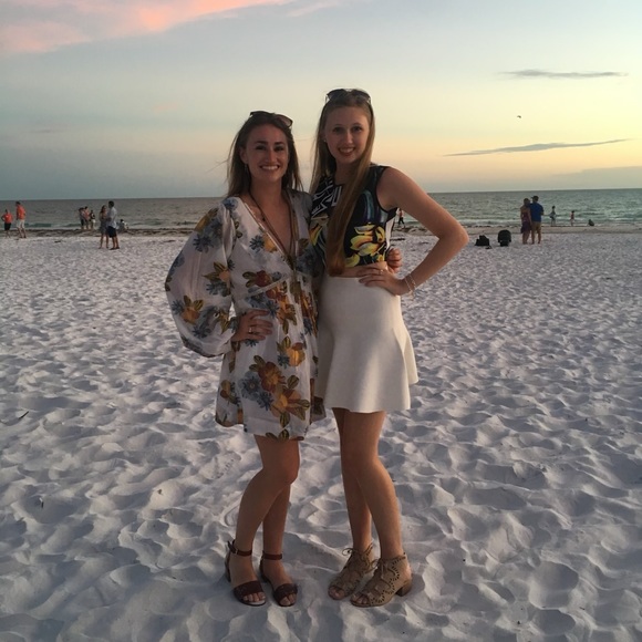 BCBG MAXAZRIA Skirt - Picture 5 of 5